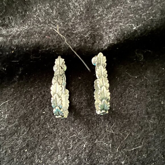 Vintage Avon Silver Tone ‘Leaf’ Clip Earrings - Picture 2 of 4